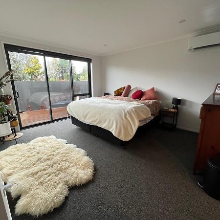 Convenient And Comfortable Waitara ภายนอก รูปภาพ